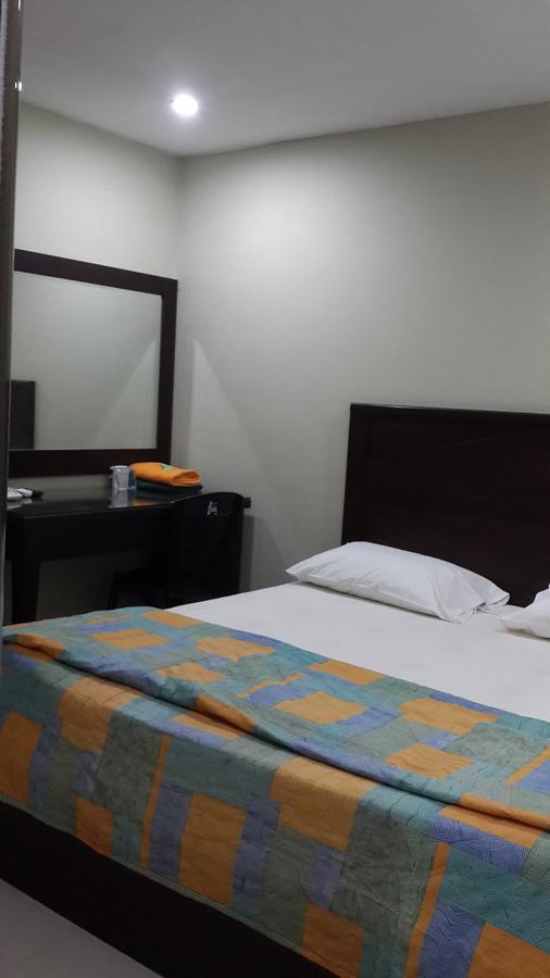 Leon Inn Jodoh Square Batam Exteriör bild