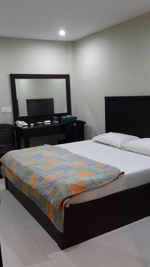 Leon Inn Jodoh Square Batam Exteriör bild