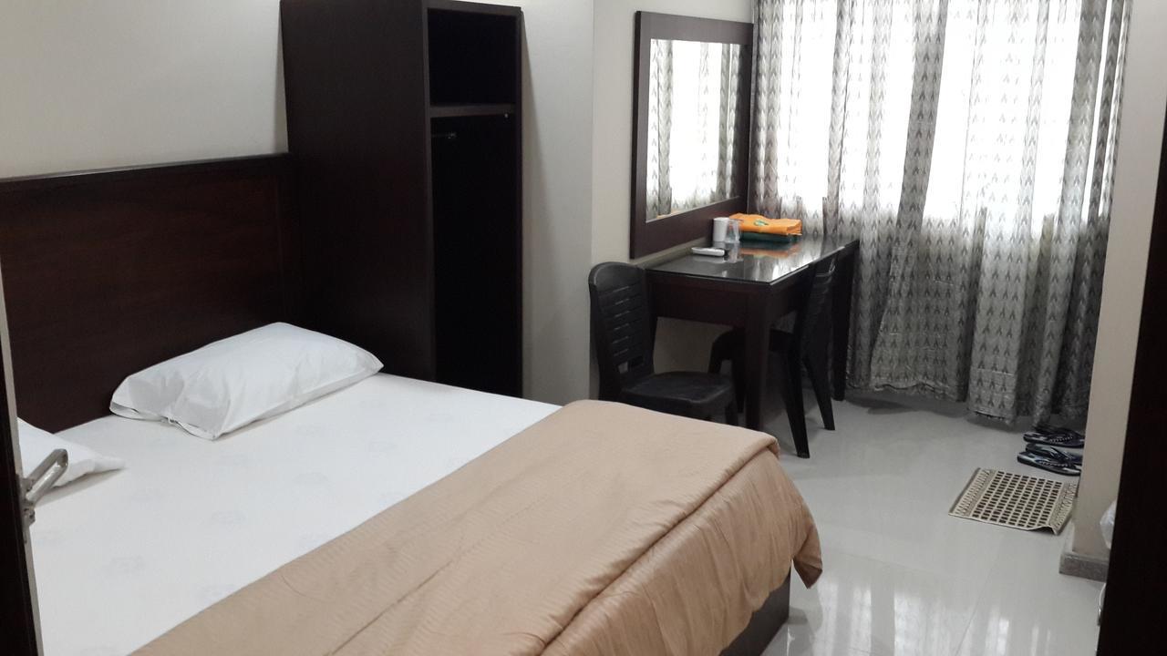 Leon Inn Jodoh Square Batam Exteriör bild